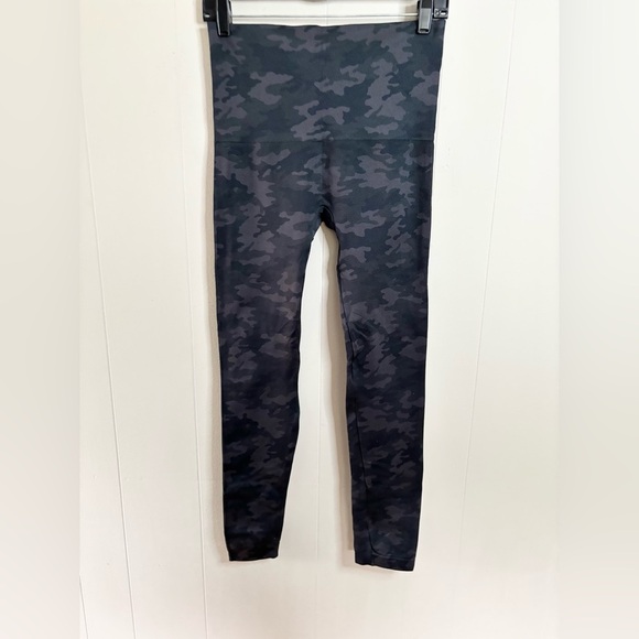 SPANX look at me now high rise scultping camo black grey legging size 1X - Picture 8 of 8